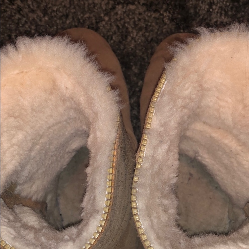 CUTE UGGS🤍🤍 - Picture 5 of 6